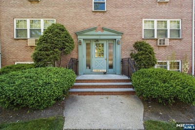 /international/us/138-clinton-place-hackensack-nj-110108803799/