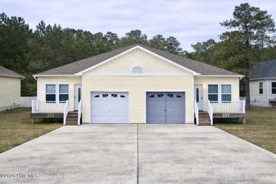 /international/us/215-217-lloyd-street-holly-ridge-nc-110105926381/