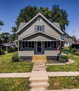 /international/us/701-hall-avenue-lowden-ia-110100752938/