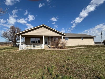 /international/us/453-emmer-rd-gridley-ks-110106364786/