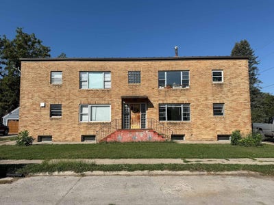 /international/us/416-michigan-storm-lake-ia-110102440844/