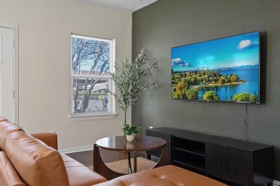 /international/us/4216-e-side-avenue-dallas-tx-110107504706/