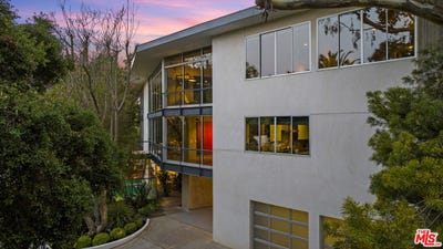 /international/us/2207-bowmont-dr-beverly-hills-ca-110104873972/