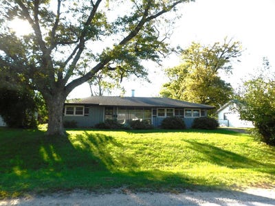 /international/us/19020-baker-avenue-country-club-hills-il-110120045144/
