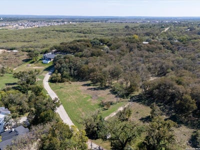 /international/us/chickasaw-center-seguin-tx-110120532480/
