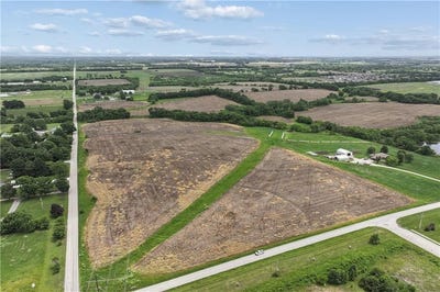 /international/us/19411-s-ridgeview-road-spring-hill-ks-110108502900/