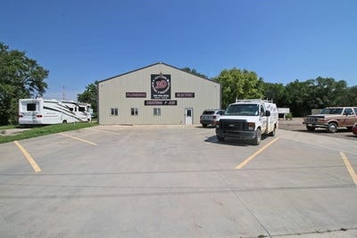 /international/us/6960-n-broadway-ave-park-city-ks-110095657184/