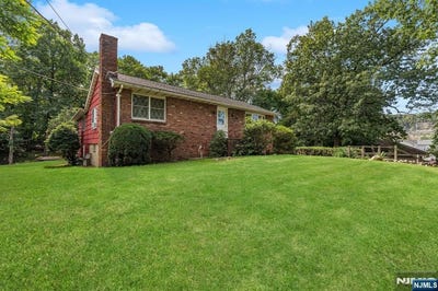 /international/us/40-broad-street-pompton-lakes-nj-110120027342/