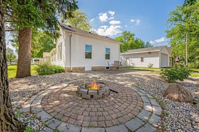 /international/us/212-main-street-e-saint-clair-mn-110108397394/