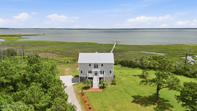/international/us/404-perkins-road-beaufort-nc-110120527993/
