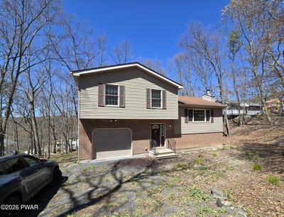 /international/us/2210-exeter-court-bushkill-pa-110107663861/