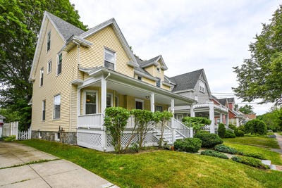 /international/us/18-colonial-road-portland-me-110100805267/