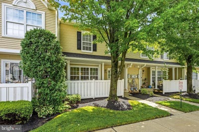 /international/us/2202-delancey-way-marlton-nj-110119488944/