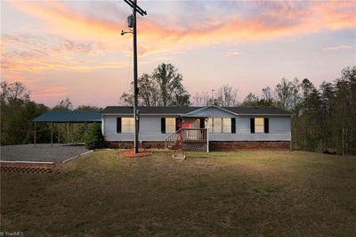 /international/us/1747-lynchburg-road-westfield-nc-110107391294/