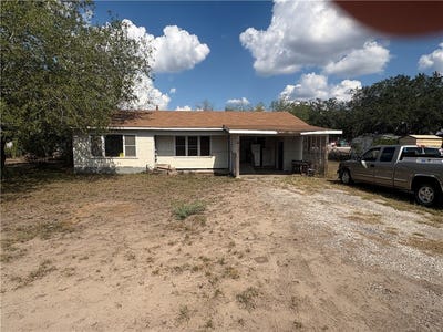 /international/us/104-charles-street-s-george-west-tx-110105362296/