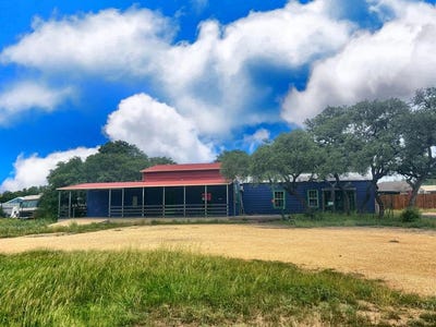 /international/us/508-e-4th-st-camp-wood-tx-110100071695/