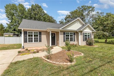 /international/us/261-raymond-street-mocksville-nc-110101093163/