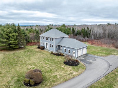 /international/us/32-country-meadow-drive-hampden-me-110107461409/