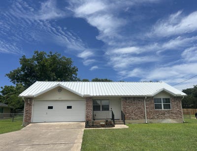 /international/us/1207-ash-marble-falls-tx-110108341551/