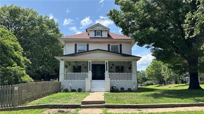 /international/us/309-college-street-paola-ks-110100517917/