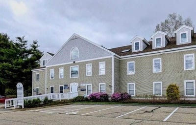 /international/us/36-country-club-road-gilford-nh-110104478514/