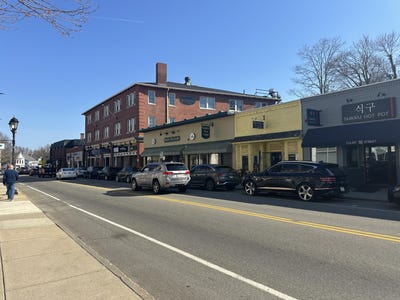 /international/us/10-12-court-street-plymouth-ma-110107339441/