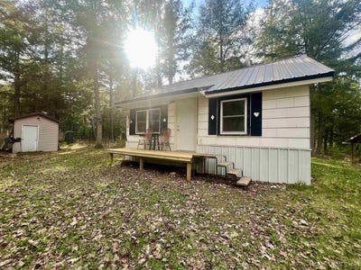 /international/us/1033-d-road-bark-river-mi-110107989719/