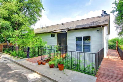 /international/us/2208-trailside-dr-austin-tx-110100776786/