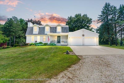 /international/us/9290-maple-road-lyons-mi-110101237152/