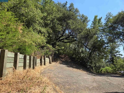 /international/us/100-black-log-rd-kentfield-ca-110100570233/