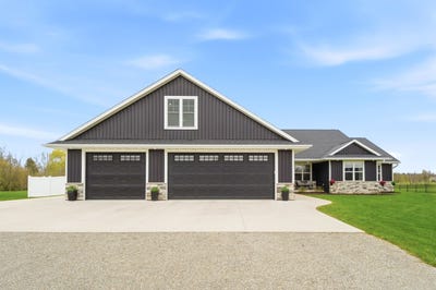 /international/us/594-prairie-gardens-lane-pulaski-wi-110107667348/