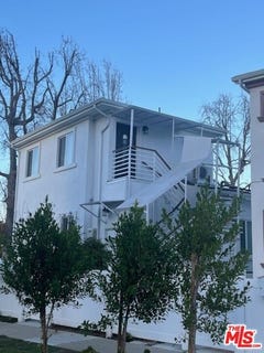 /international/us/15524-sylvan-st-van-nuys-ca-110106622557/