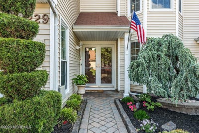 /international/us/229-daffodil-drive-freehold-nj-110108301262/