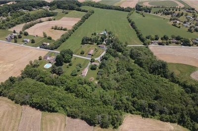/international/us/focht-lane-windsor-twp-pa-110108468213/