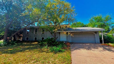 /international/us/2937-chippewa-avenue-maplewood-mn-110110298048/