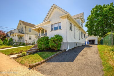 /international/us/10-beechwood-place-north-brunswick-nj-110108664598/