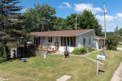 /international/us/1332-holiday-lane-brooklyn-ia-110101806706/