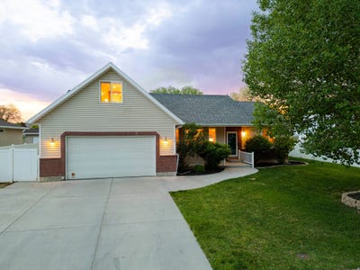 /international/us/1610-s-1220-w-vernal-ut-110108340579/