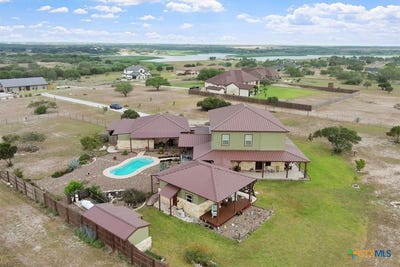 /international/us/623-nakishwana-circle-sandia-tx-110104478605/