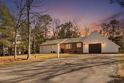 /international/us/38-white-oak-trail-centerville-ma-110107232422/