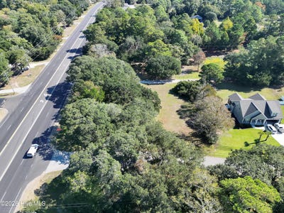 /international/us/105-greyson-lane-newport-nc-110120661802/
