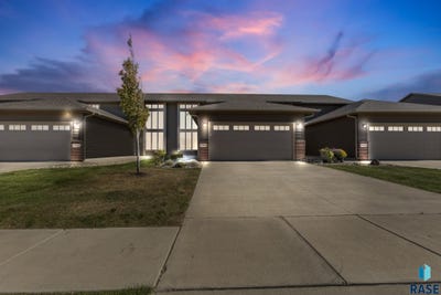 /international/us/5704-s-woodlily-ave-sioux-falls-sd-110107843415/
