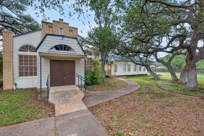 /international/us/410-west-bertram-tx-110107964903/