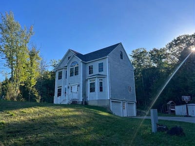 /international/us/79-coachman-drive-barrington-nh-110110307478/