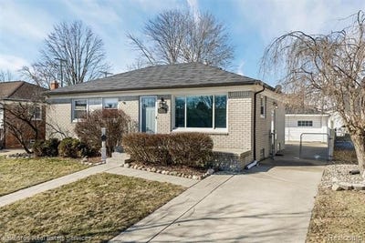 /international/us/25083-arlington-street-roseville-mi-110106676400/