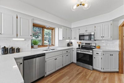 /international/us/5619-dunlap-avenue-n-shoreview-mn-110107506811/