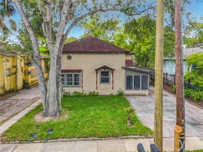 /international/us/224-s-salisbury-avenue-deland-fl-110107548876/