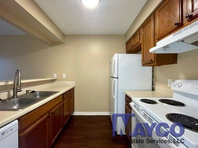 /international/us/5705-e-texas-street-bossier-city-la-110108918720/