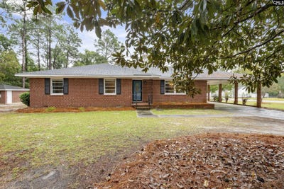 /international/us/1260-pinecrest-drive-lugoff-sc-110104852004/