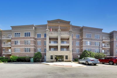 /international/us/105-lakeview-drive-bloomingdale-il-110107681393/